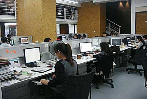 笔记本冲压机械手